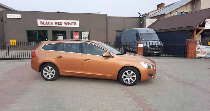 Volvo V60 cena 34800 przebieg: 244082, rok produkcji 2011 z Gogolin małe 277